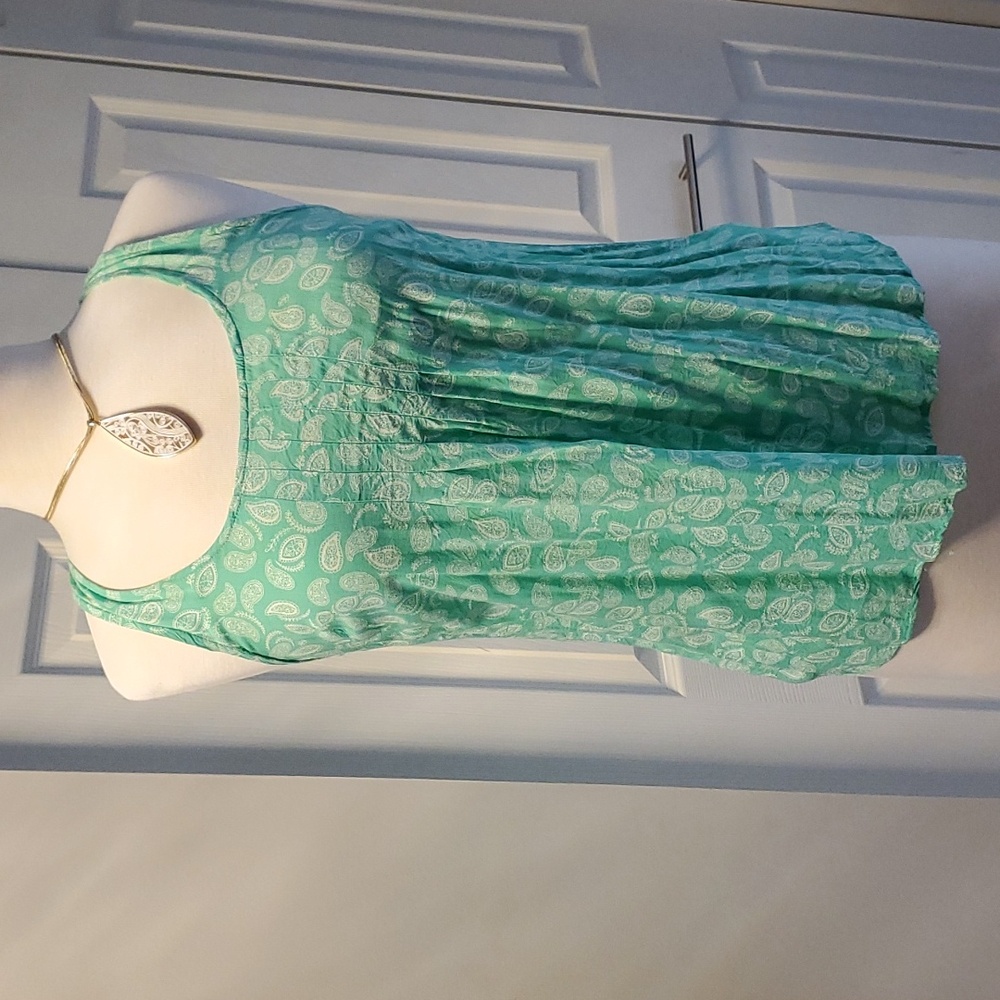 Old navy razorback sleeveless blouse